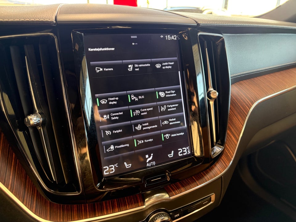 Volvo XC60 2,0 T5 250 Inscription aut. 5d