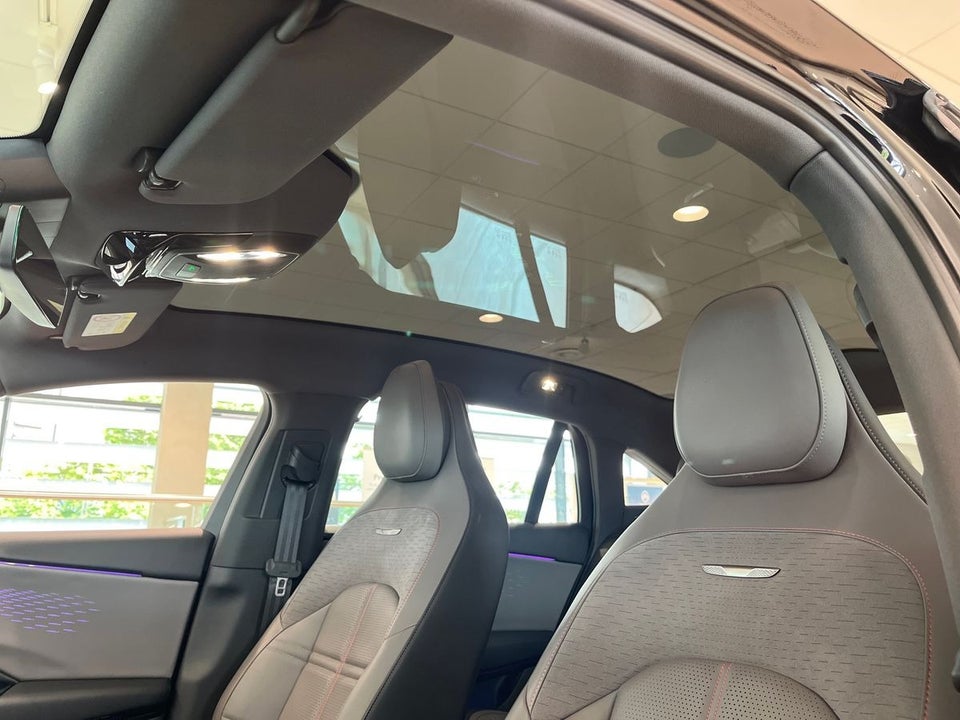 Hongqi EH7 111 Exclusive 4d