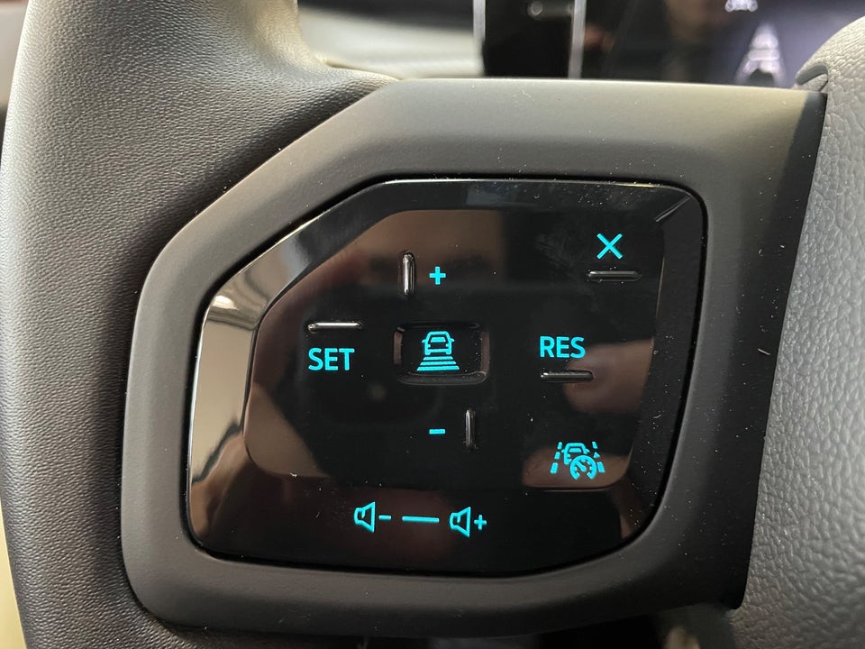 Ford Capri 82 Premium Extended Range 5d