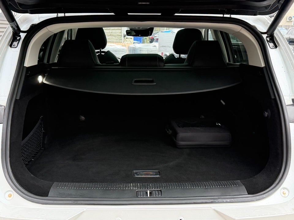 MG Marvel R Luxury 5d