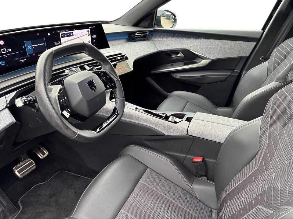 Peugeot e-3008 77 GT 5d
