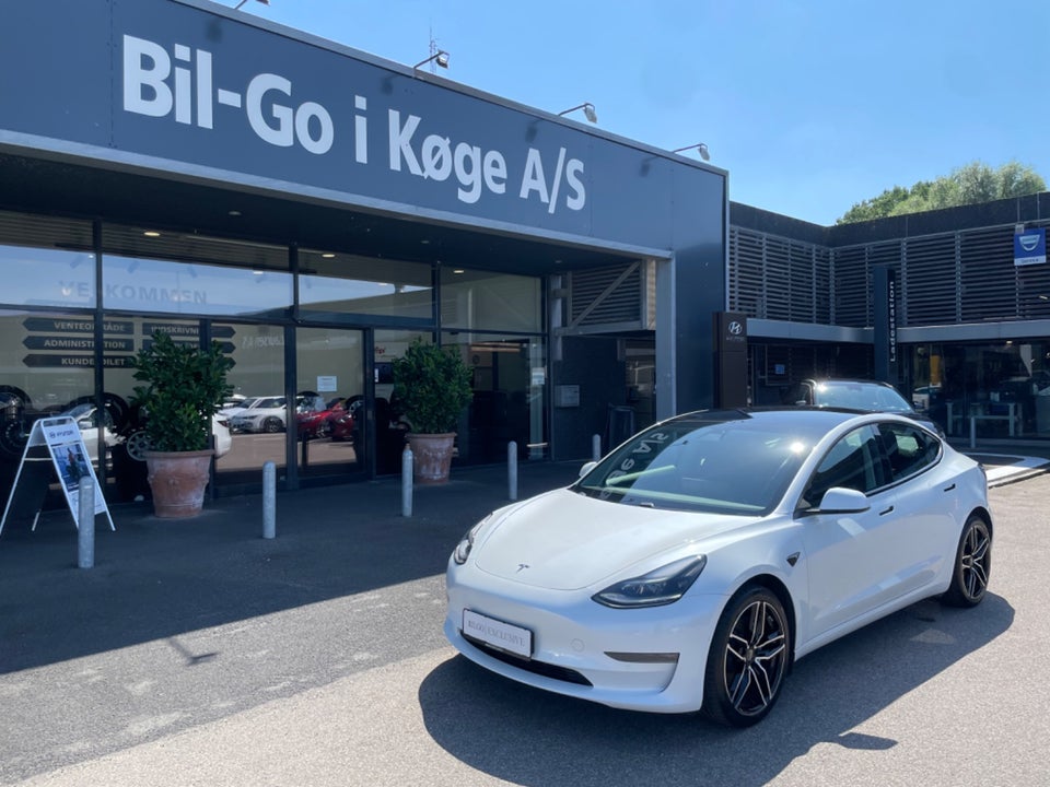 Tesla Model 3 Long Range AWD 4d