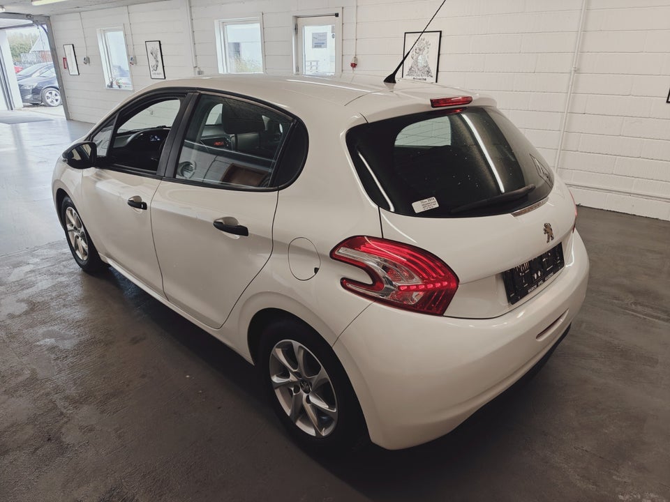 Peugeot 208 1,0 VTi Access 5d