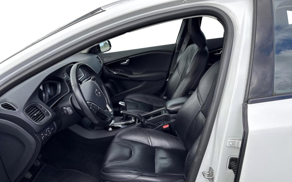 Volvo V40 2,0 T3 152 Dynamic Edition 5d