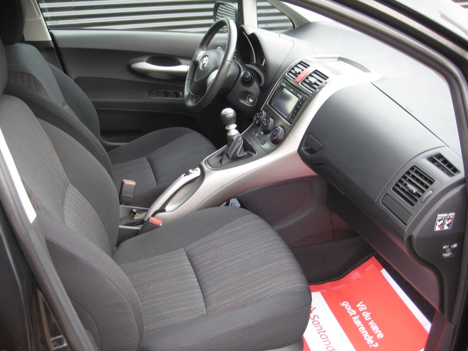 Toyota Auris 1,6 T2 5d