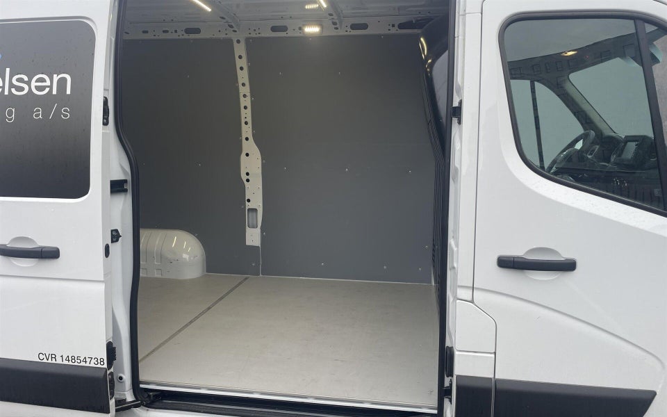 Nissan Interstar 2,0 dCi 150 L2H2 N-Connecta Van