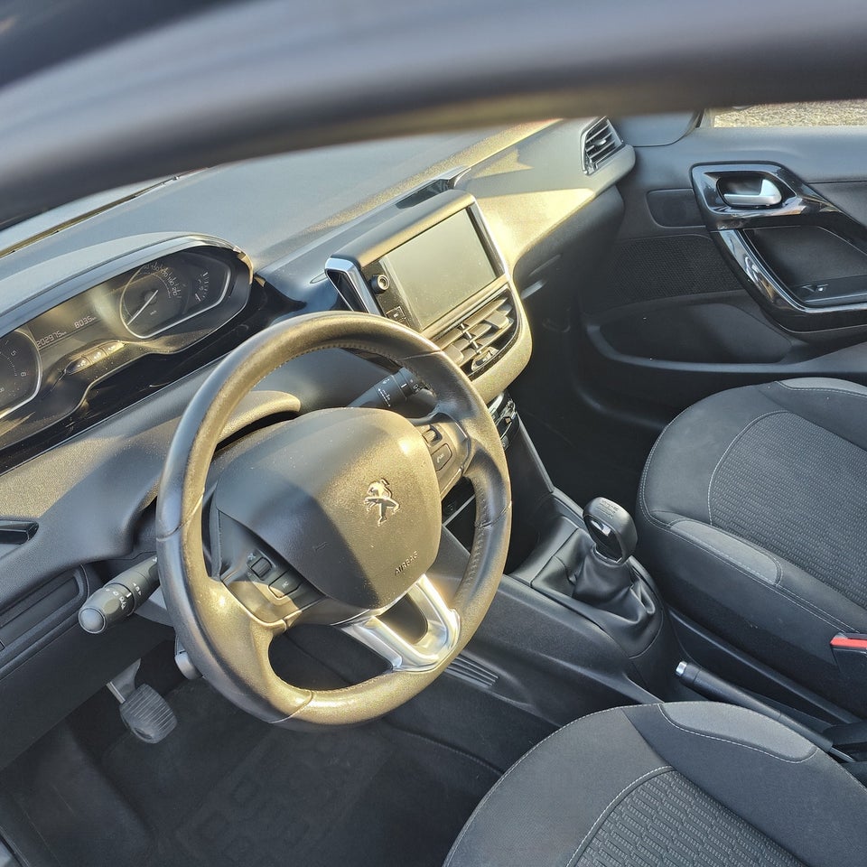 Peugeot 208 1,6 BlueHDi 100 Active 5d