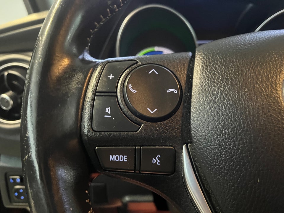 Toyota Auris 1,8 Hybrid H2 Comfort Touring Sports CVT 5d