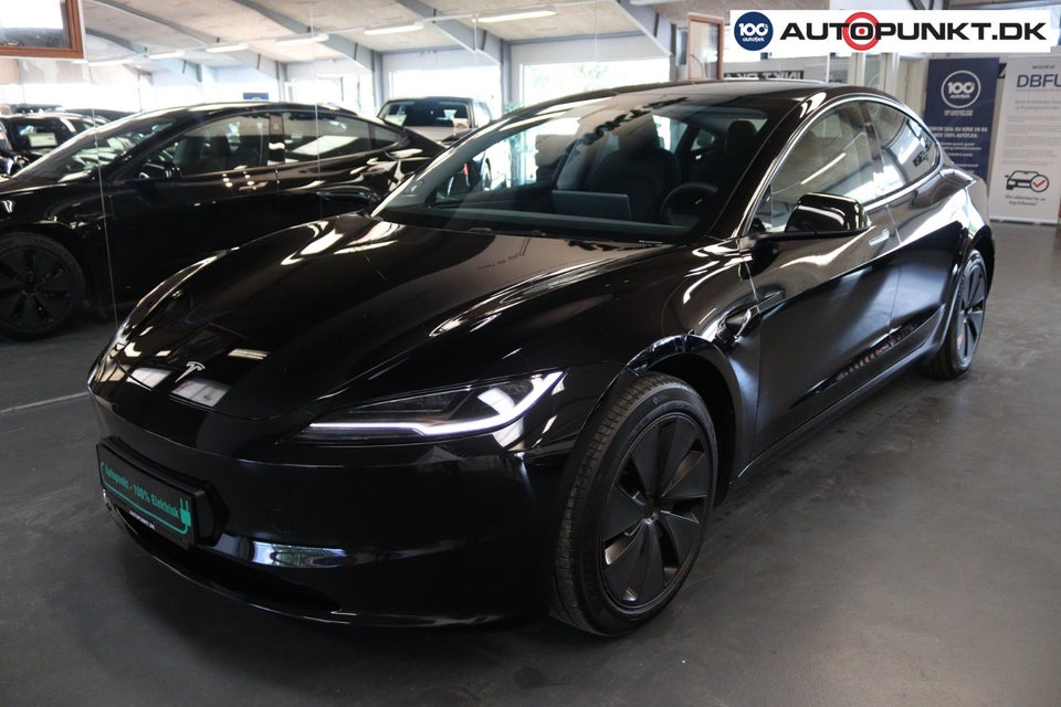 Tesla Model 3 Long Range AWD 4d