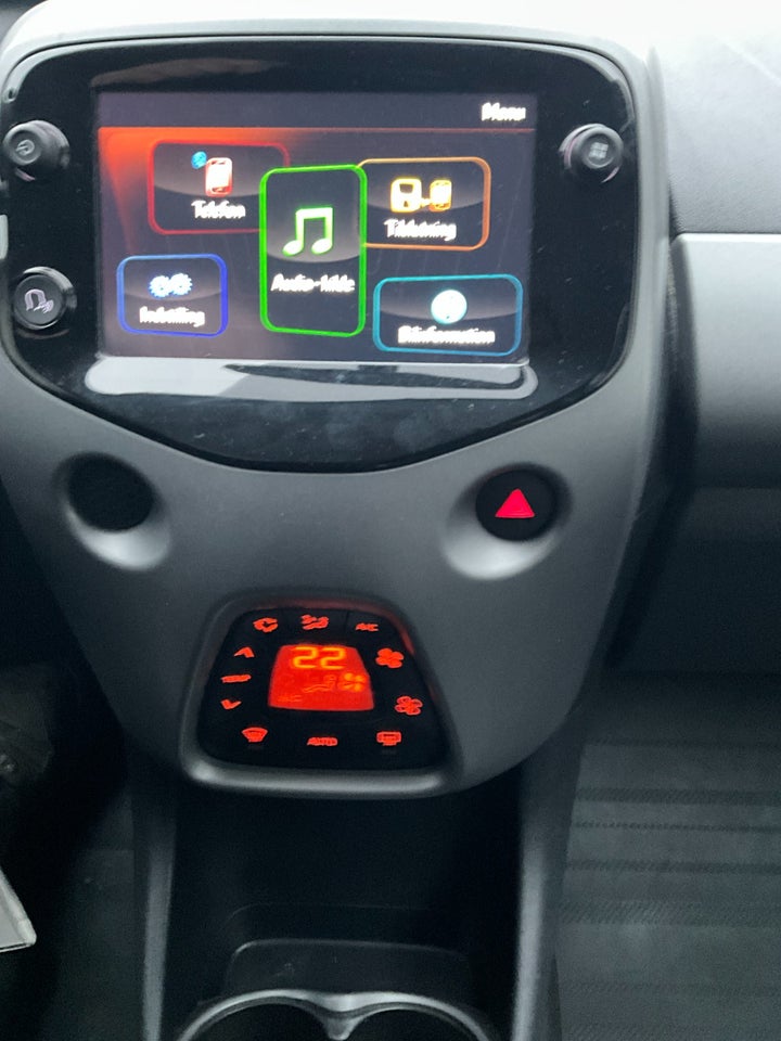 Toyota Aygo 1,0 VVT-i x-pose x-shift 5d