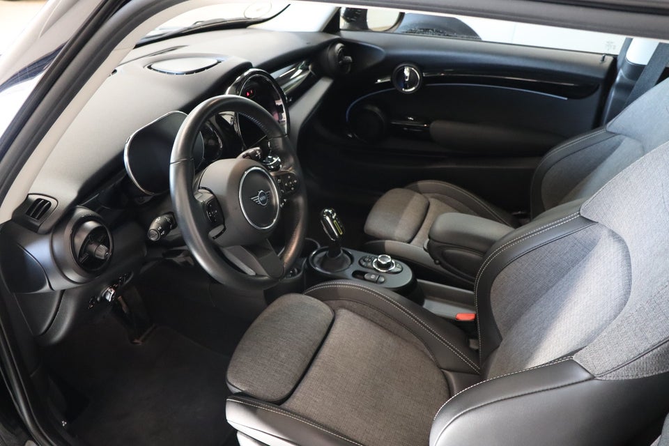 MINI Cooper SE Classic Trim 3d