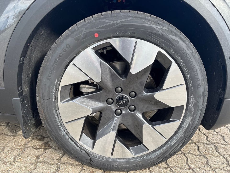 Ford Explorer 55 Premium Standard Range 5d