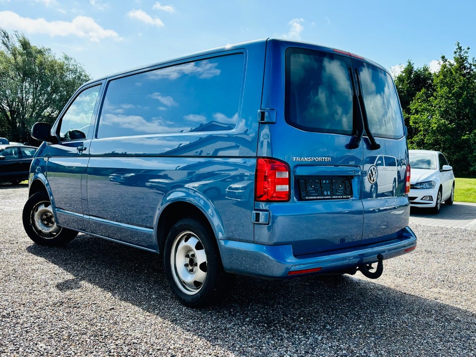 VW Transporter 2,0 TDi 150 Kassevogn DSG kort