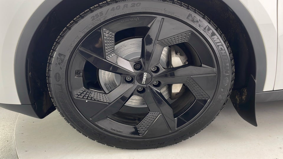 Tesla Model Y Long Range AWD 5d