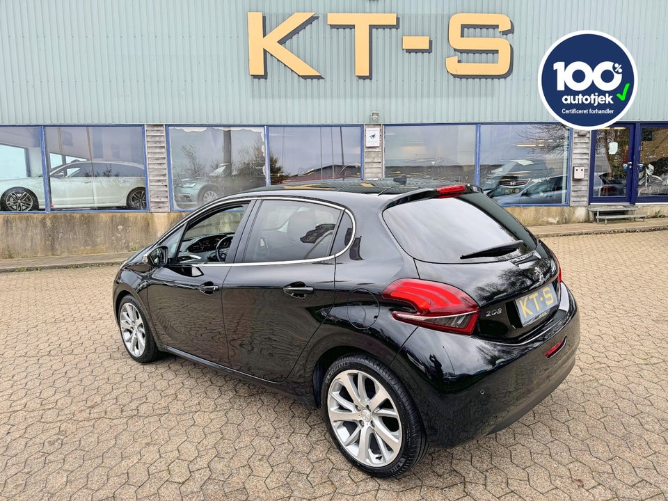 Peugeot 208 1,2 PureTech 82 Allure Sky 5d