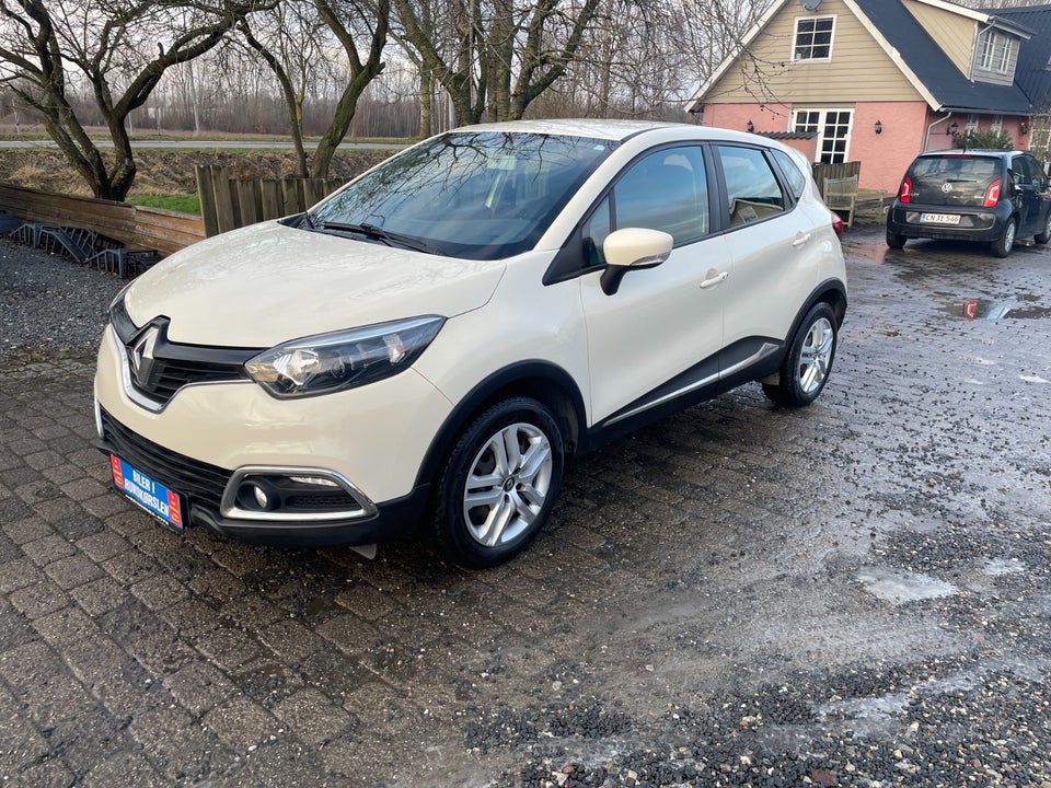 Renault Captur 0,9 TCe 90 Expression 5d