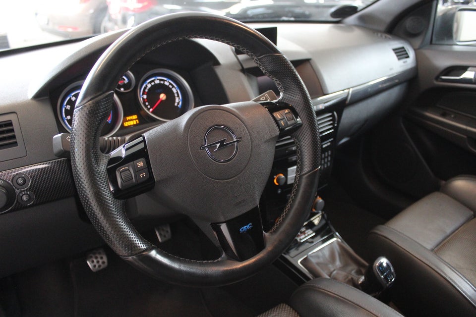Opel Astra 2,0 OPC Nürburgring Editon GTC 3d