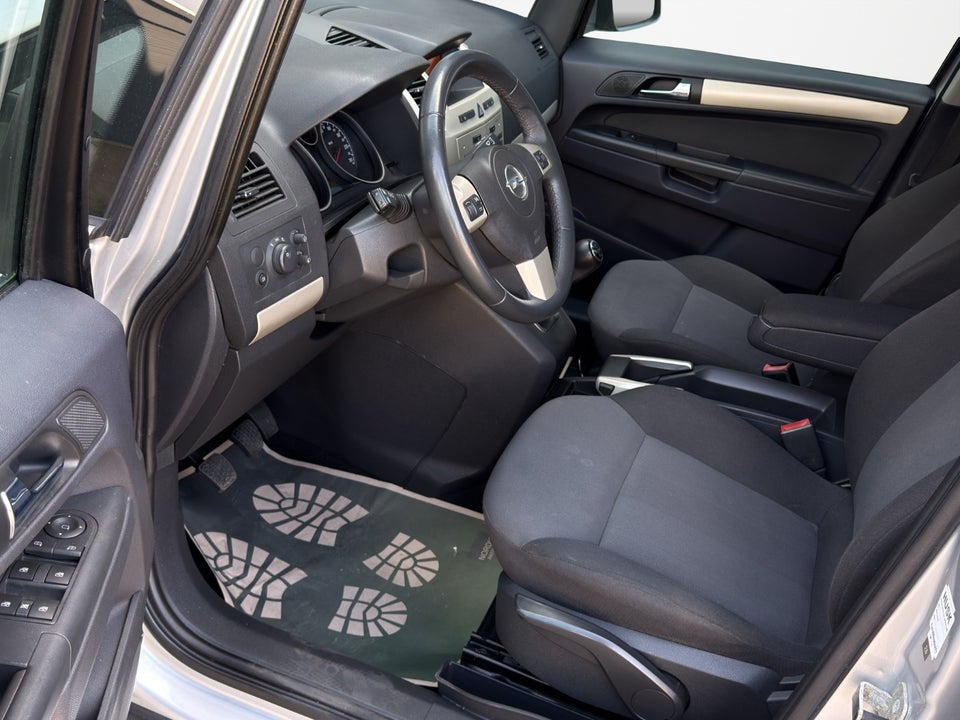 Opel Zafira 1,8 16V Limited 7prs 5d