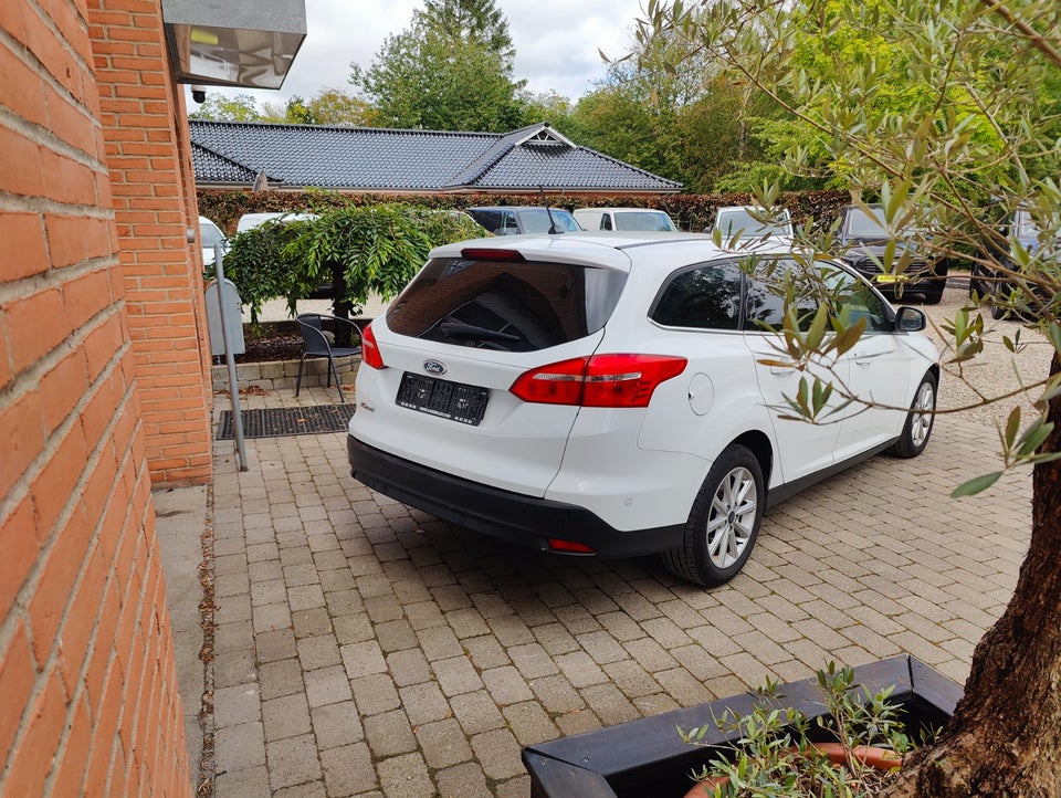 Ford Focus 1,5 TDCi 120 Titanium stc. Van 5d