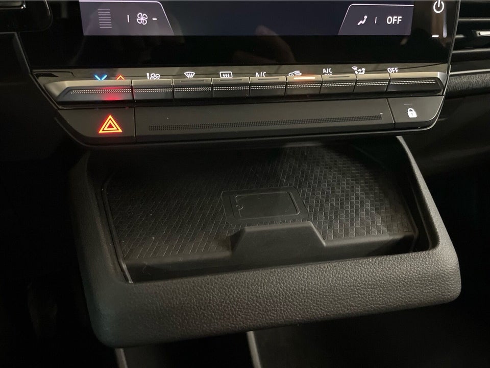 Renault Megane E-Tech 40 Equilibre 5d