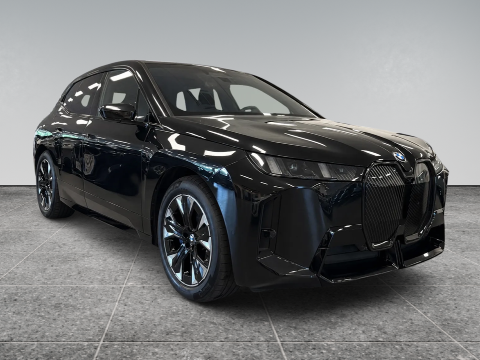 BMW iX xDrive60 Fully Charged 5d