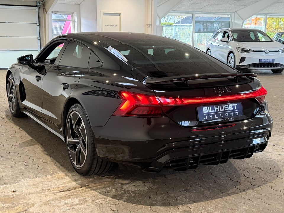 Audi e-tron GT quattro 4d