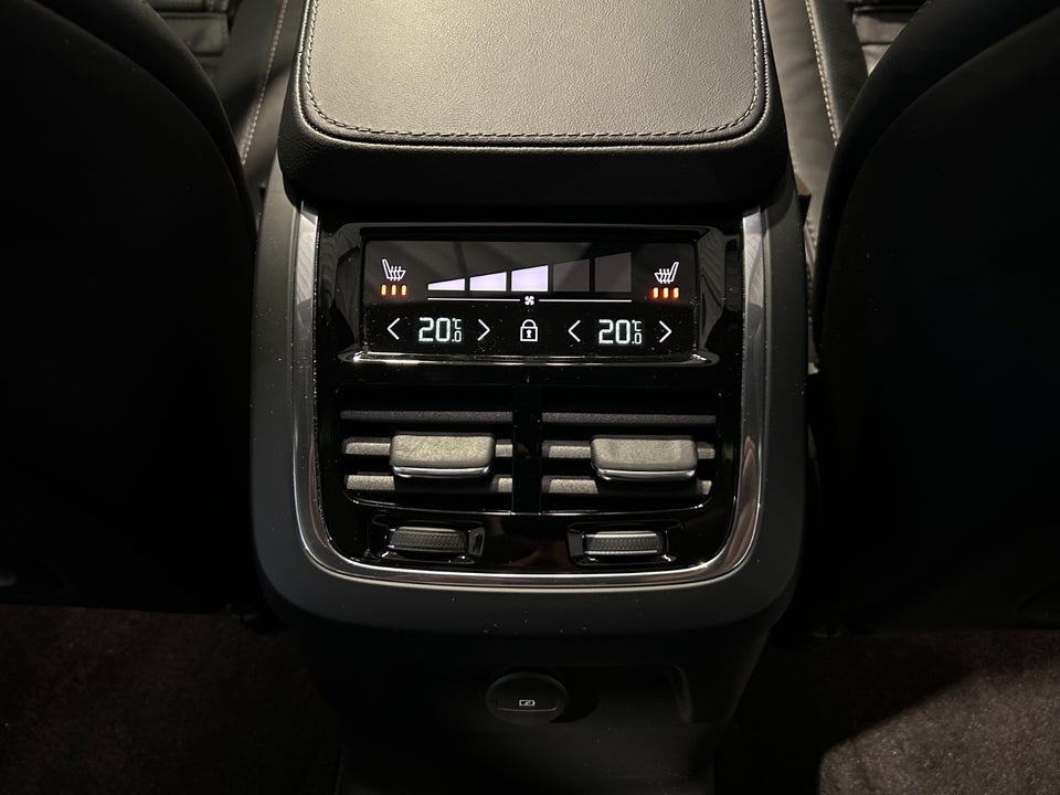 Volvo XC90 2,0 T8 ReCharge Ultimate Dark aut. AWD 7prs 5d
