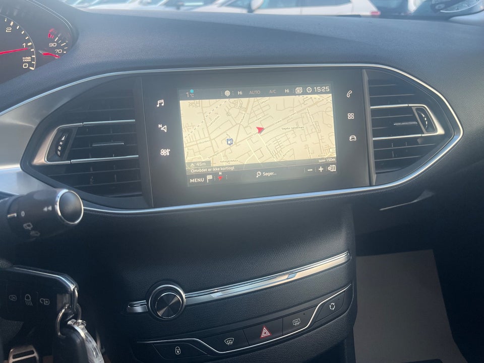 Peugeot 308 1,6 BlueHDi 120 Allure Sky 5d