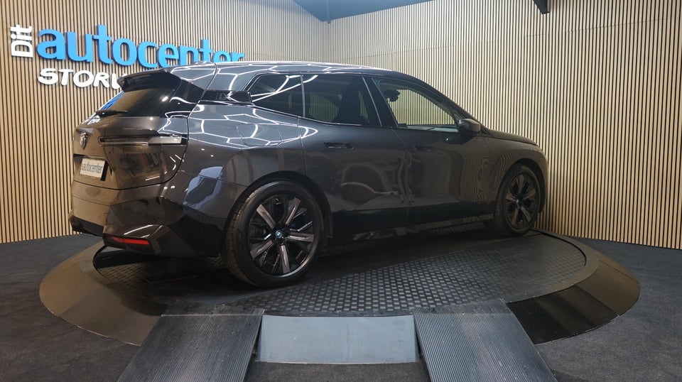 BMW iX xDrive40 Sport 5d