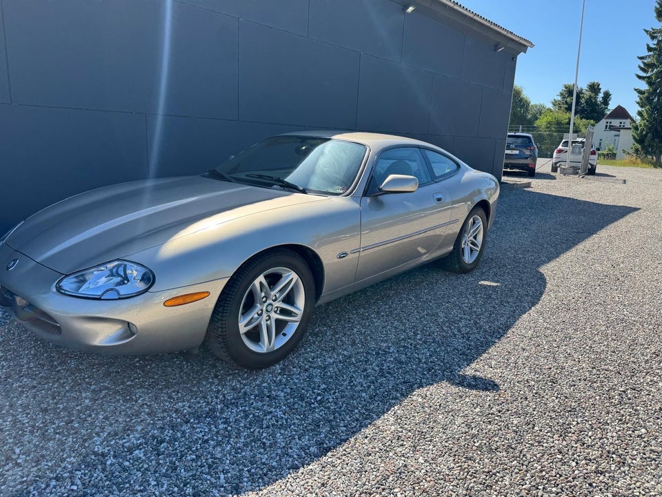 Jaguar XK 4,2 V8 Coupé aut. 2d