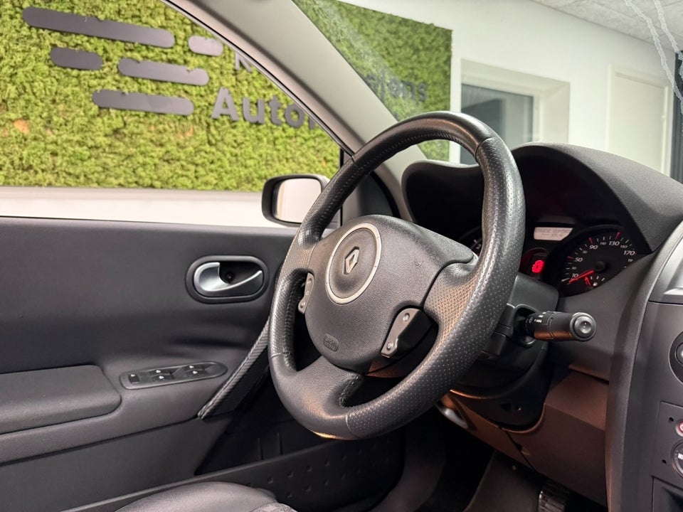 Renault Megane II 1,6 Authentique Comfort CC 2d