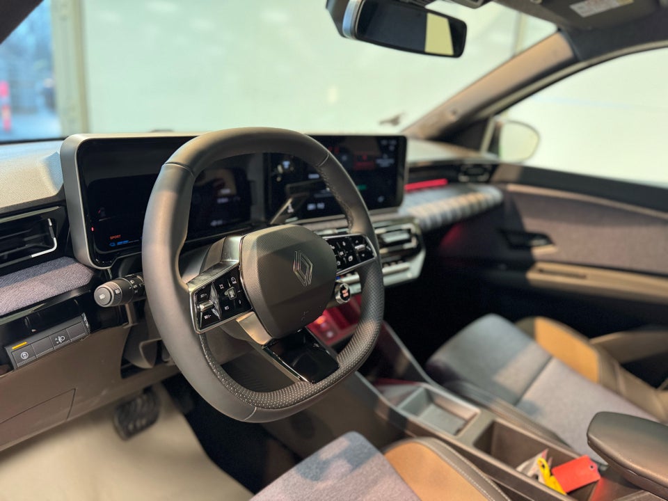 Renault 5 E-Tech 52 Techno 5d