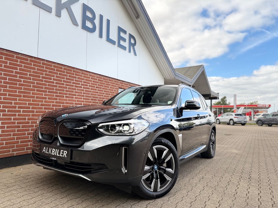 BMW iX3 Charged 5d