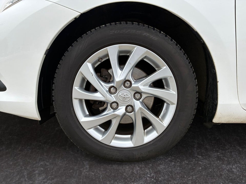 Toyota Auris 1,8 Hybrid H2 Comfort Touring Sports CVT 5d