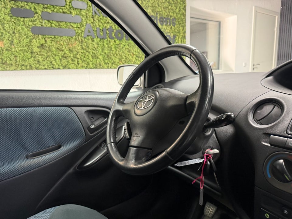 Toyota Yaris 1,3 Luna 3d