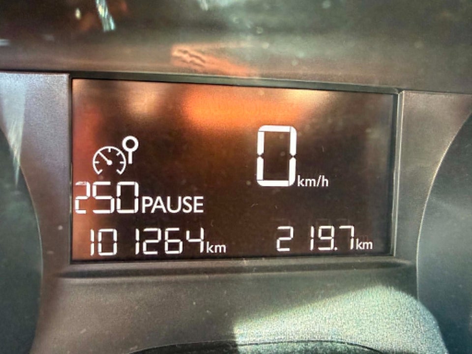 Peugeot 208 1,2 VTi 82 Intense 5d