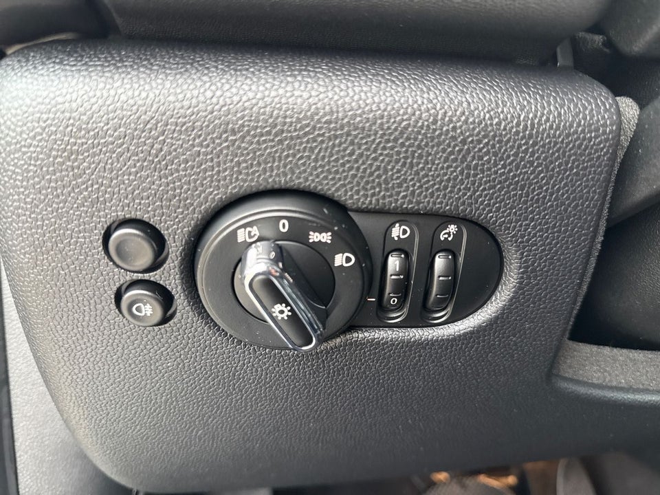 MINI Cooper SE Essential 3d