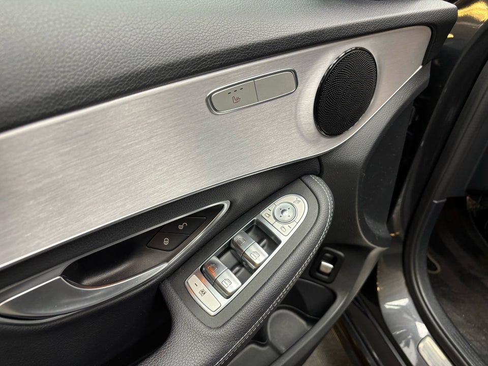 Mercedes C300 d 2,0 AMG Line stc. aut. 5d