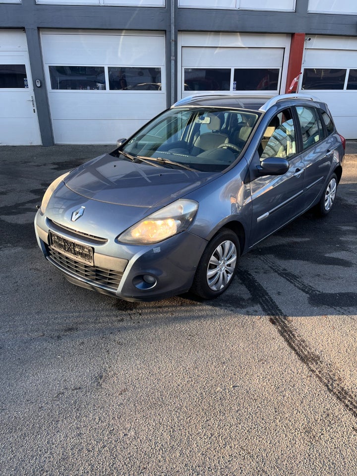 Renault Clio III 1,2 16V Authentique Sport Tourer 5d