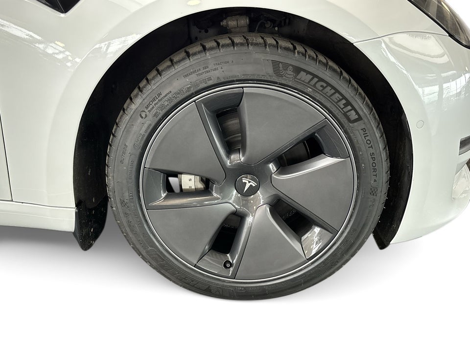 Tesla Model 3 Long Range AWD 4d