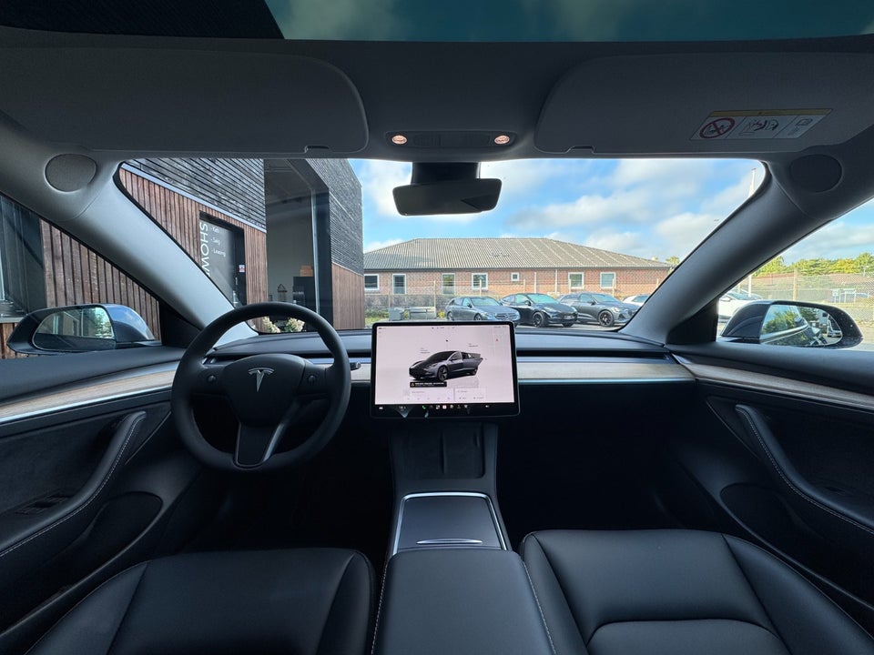 Tesla Model 3 Long Range AWD 4d