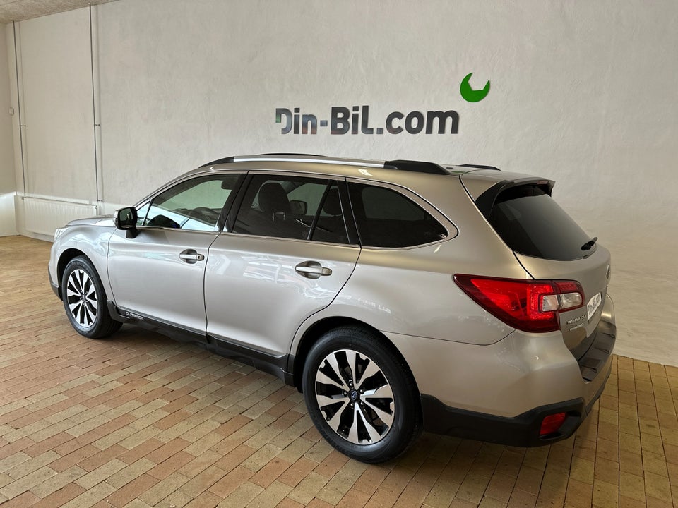 Subaru Outback 2,5 Summit CVT 5d