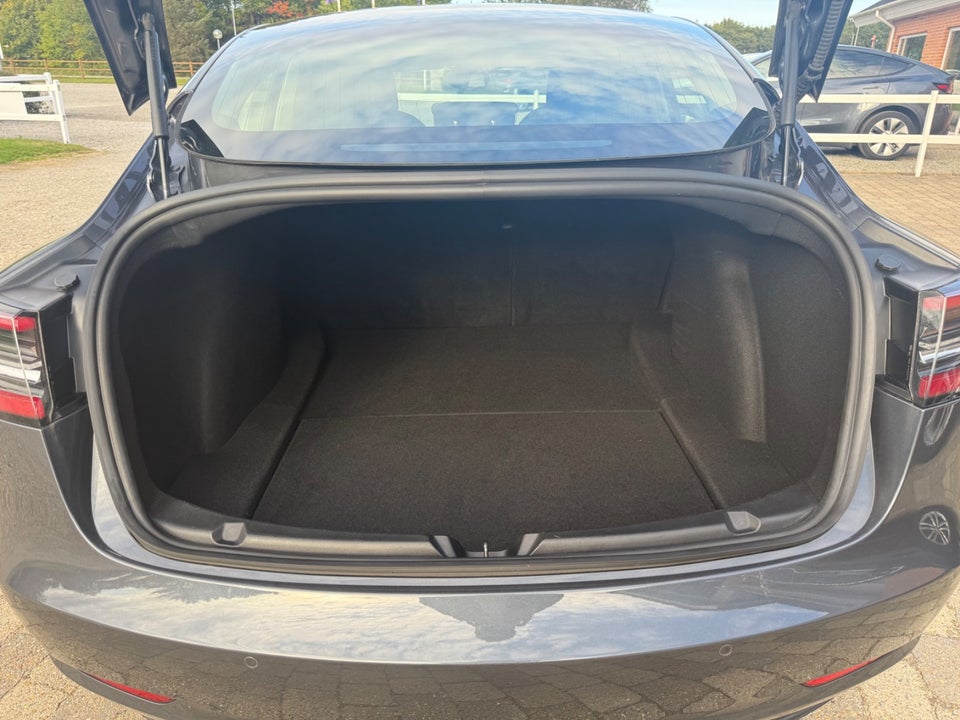 Tesla Model 3 Long Range AWD 4d