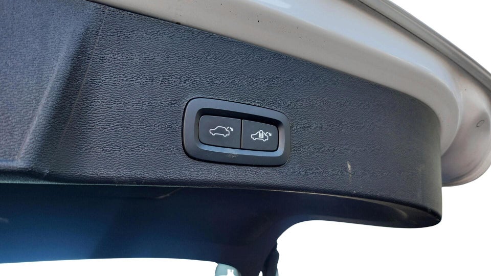 Volvo XC40 ReCharge Extended Range Plus 5d
