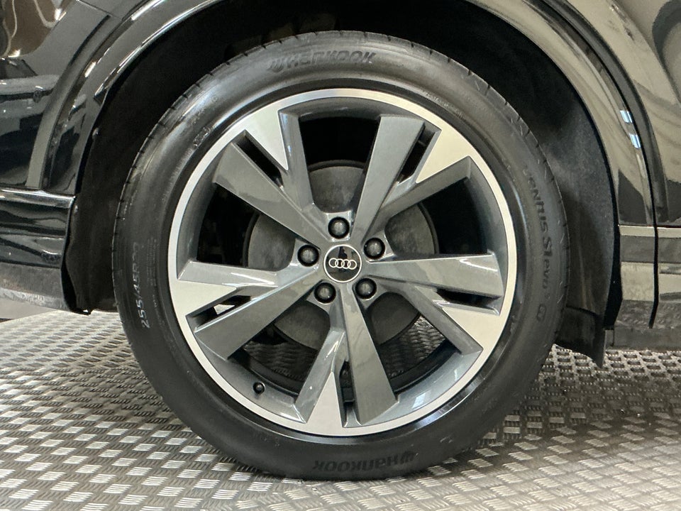 Audi Q4 e-tron 45 S-line 5d