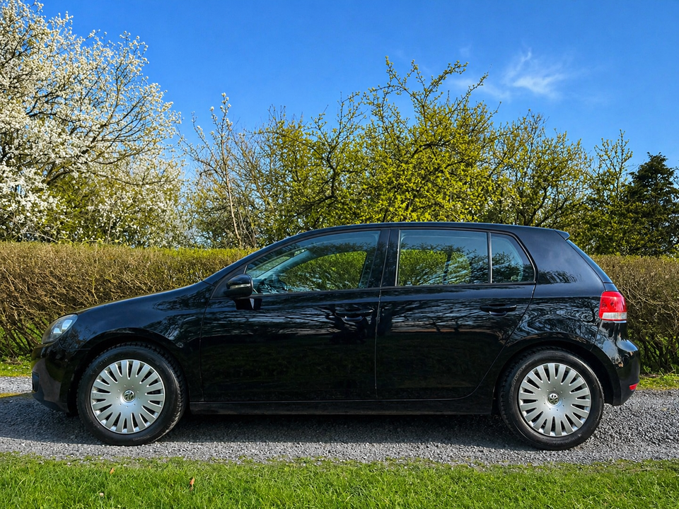 VW Golf VI 1,6 TDi 105 Highline BMT 5d