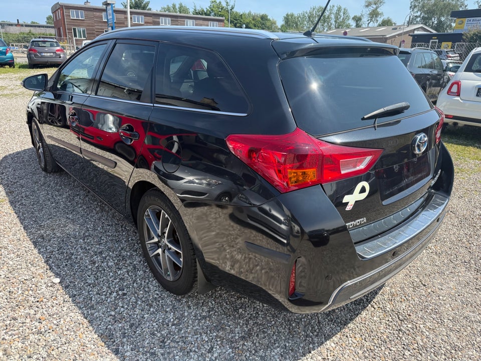 Toyota Auris 1,8 Hybrid H2 Premium Touring Sports CVT 5d