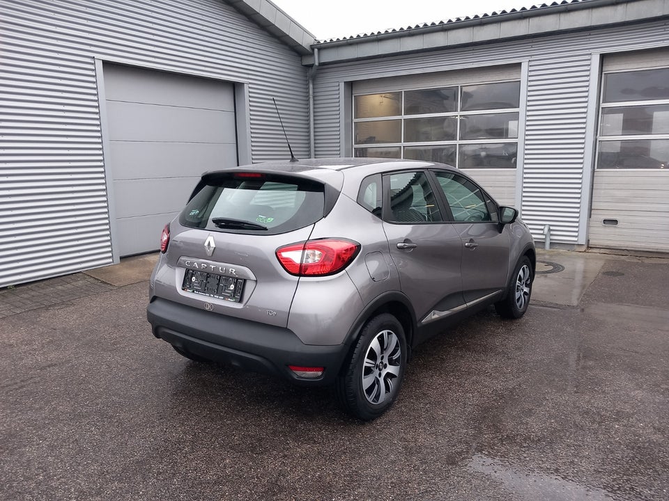 Renault Captur 0,9 TCe 90 Expression 5d