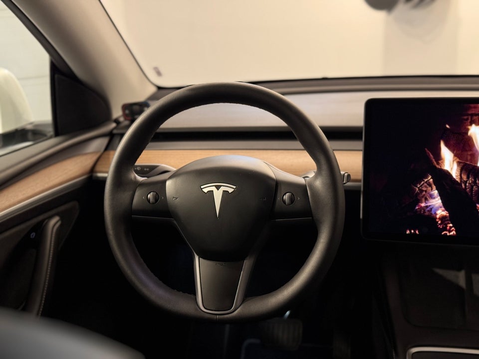 Tesla Model Y Long Range AWD 5d