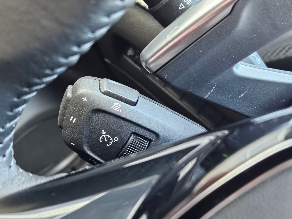 Peugeot 2008 1,2 PureTech 130 Allure EAT8 5d